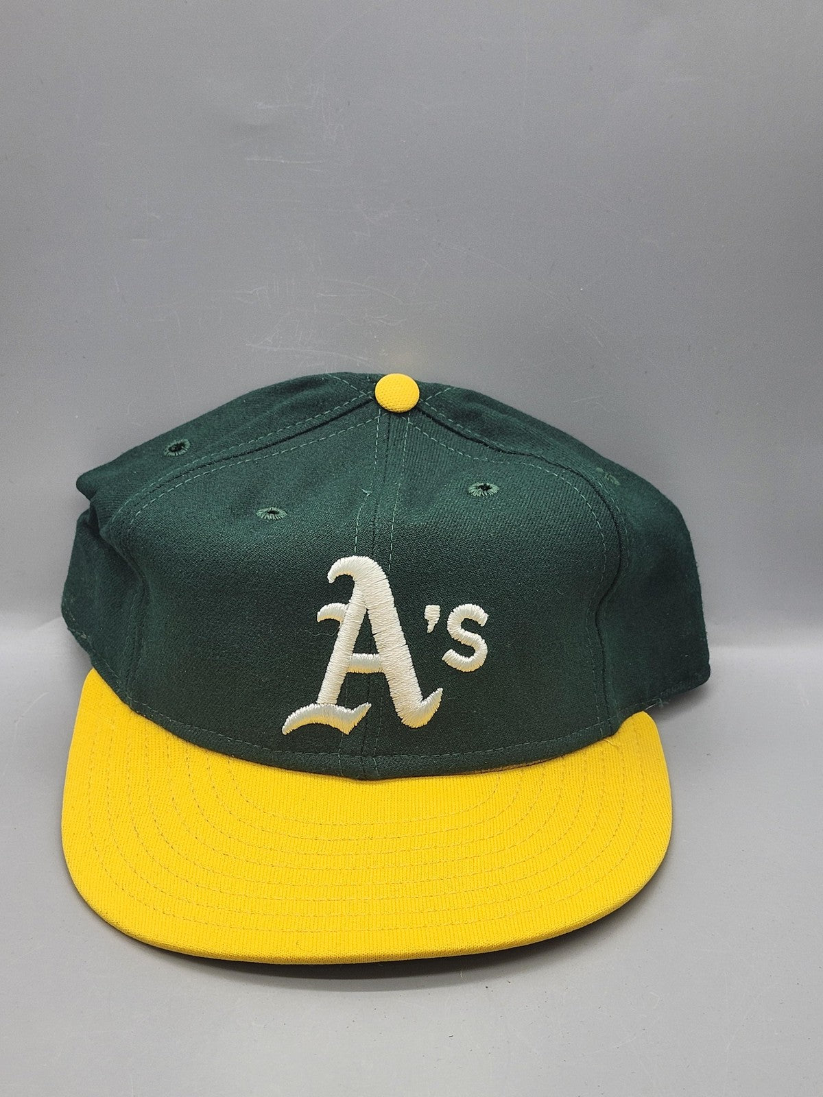 Vintage Oakland Athletics Hat Cap Fitted Mens 7 1/2 Green MLB Baseball New Era