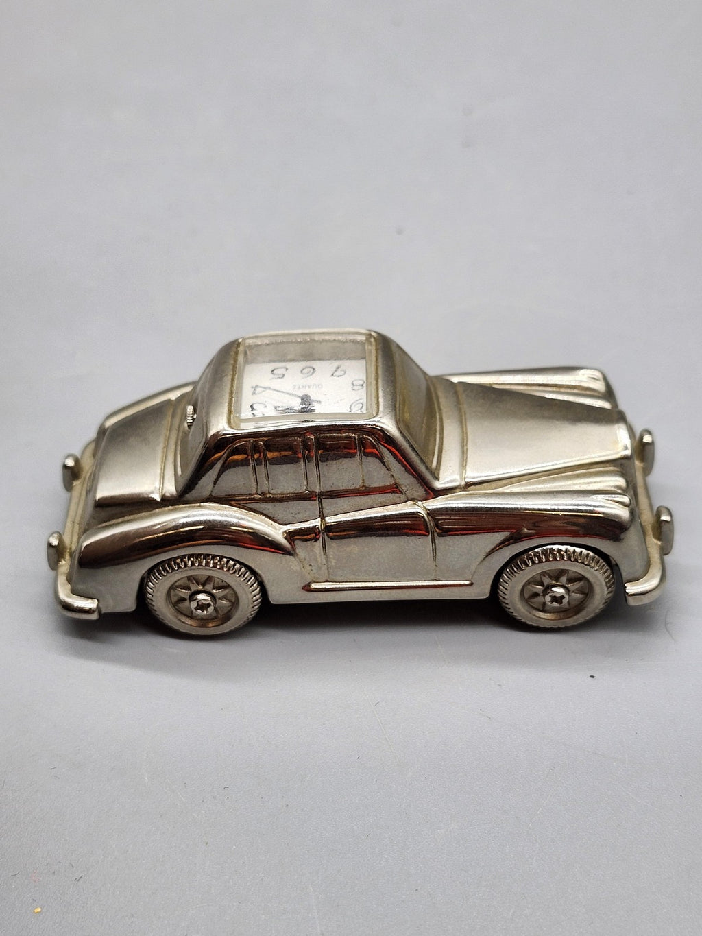 Silver Tone Car Shape Quartz Desk Clock Small Metal Auto Novelty Figurine Decor