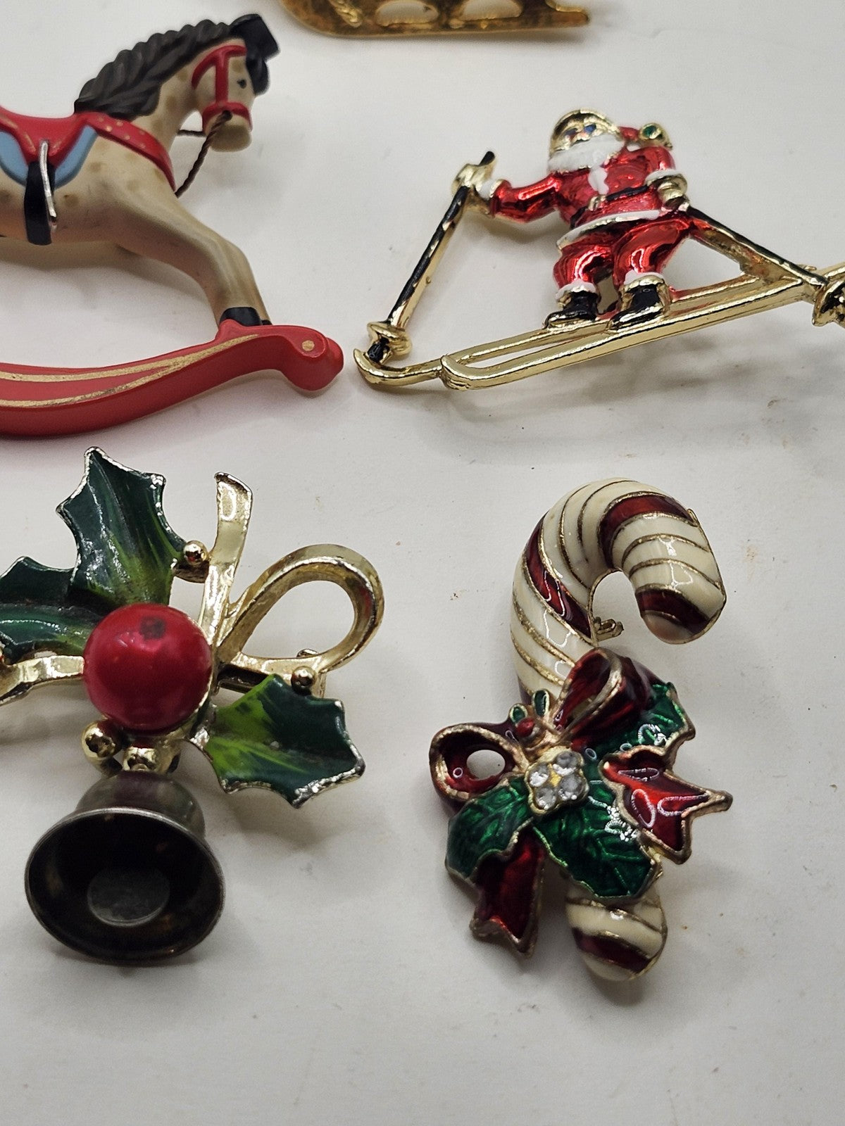 Hallmark Christmas Brooch Pin Lot Enamel Rocking Horse Sleigh Santa 5pc Holiday