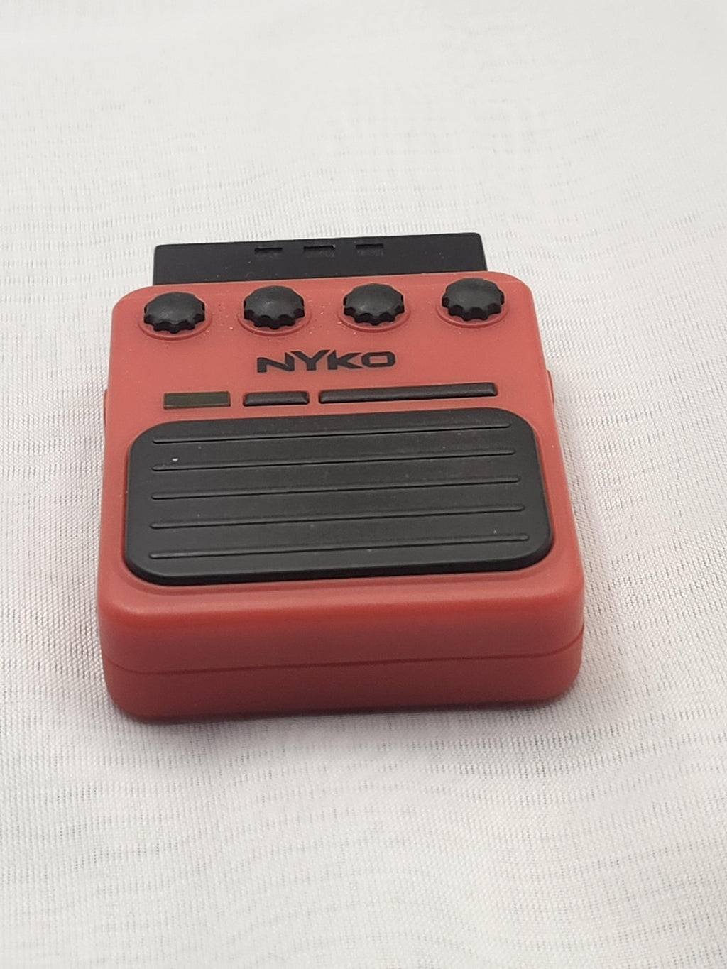 Nyko FrontMan Wireless Guitar Receiver Red For Sony PlayStation 2 PS2 Accessory