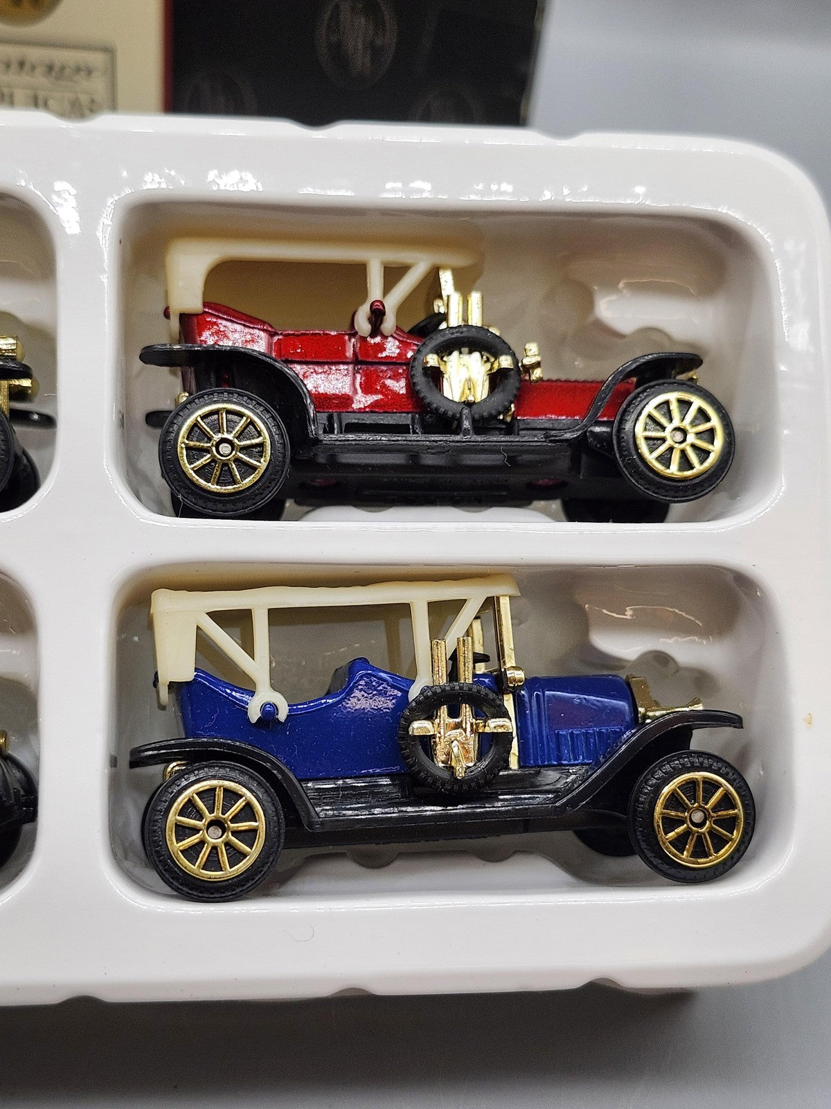 Vintage Replicas Classic Automotive Collection 4pc Diecast Car Set Multicolor