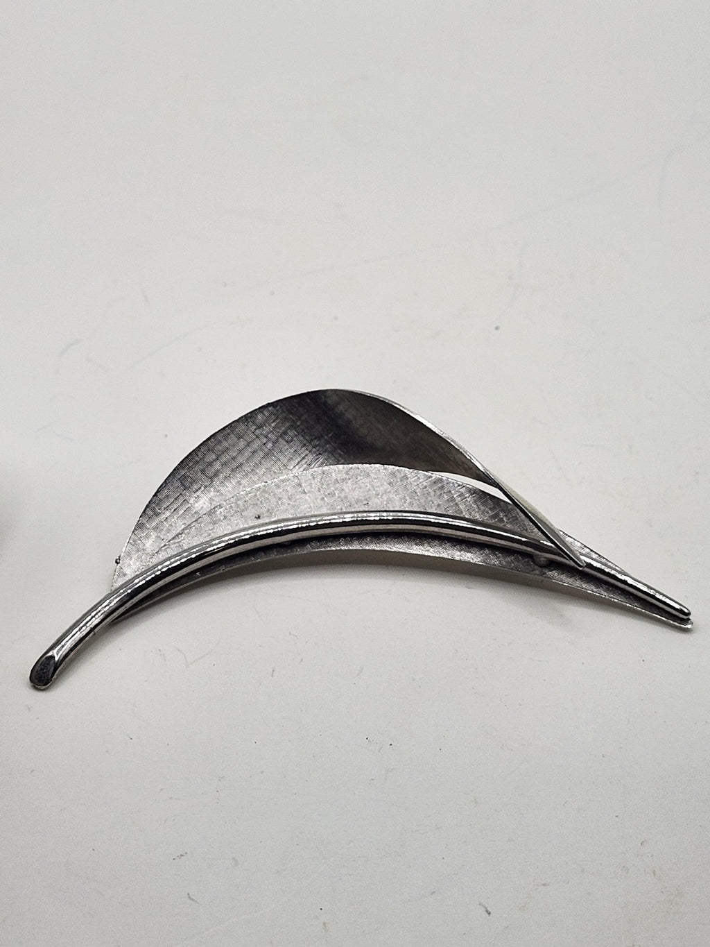 Silver Tone Leaf Brooch Pin Layered Modernist Abstract Nature Costume Jewelry