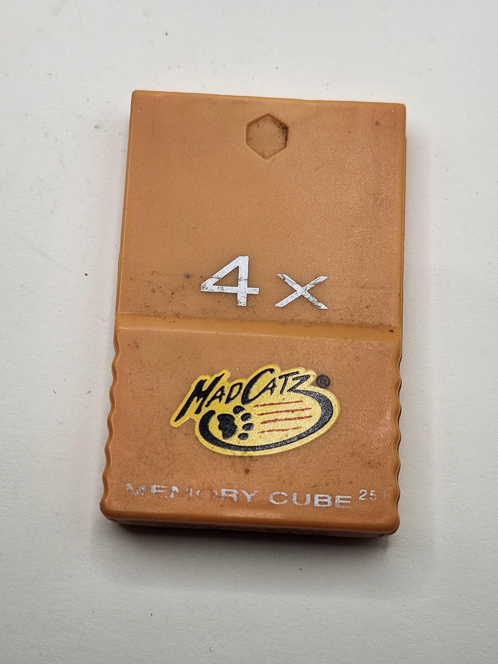 Mad Catz Memory Cube 251 4X Nintendo GameCube Brown Save Card 5627 Accessory