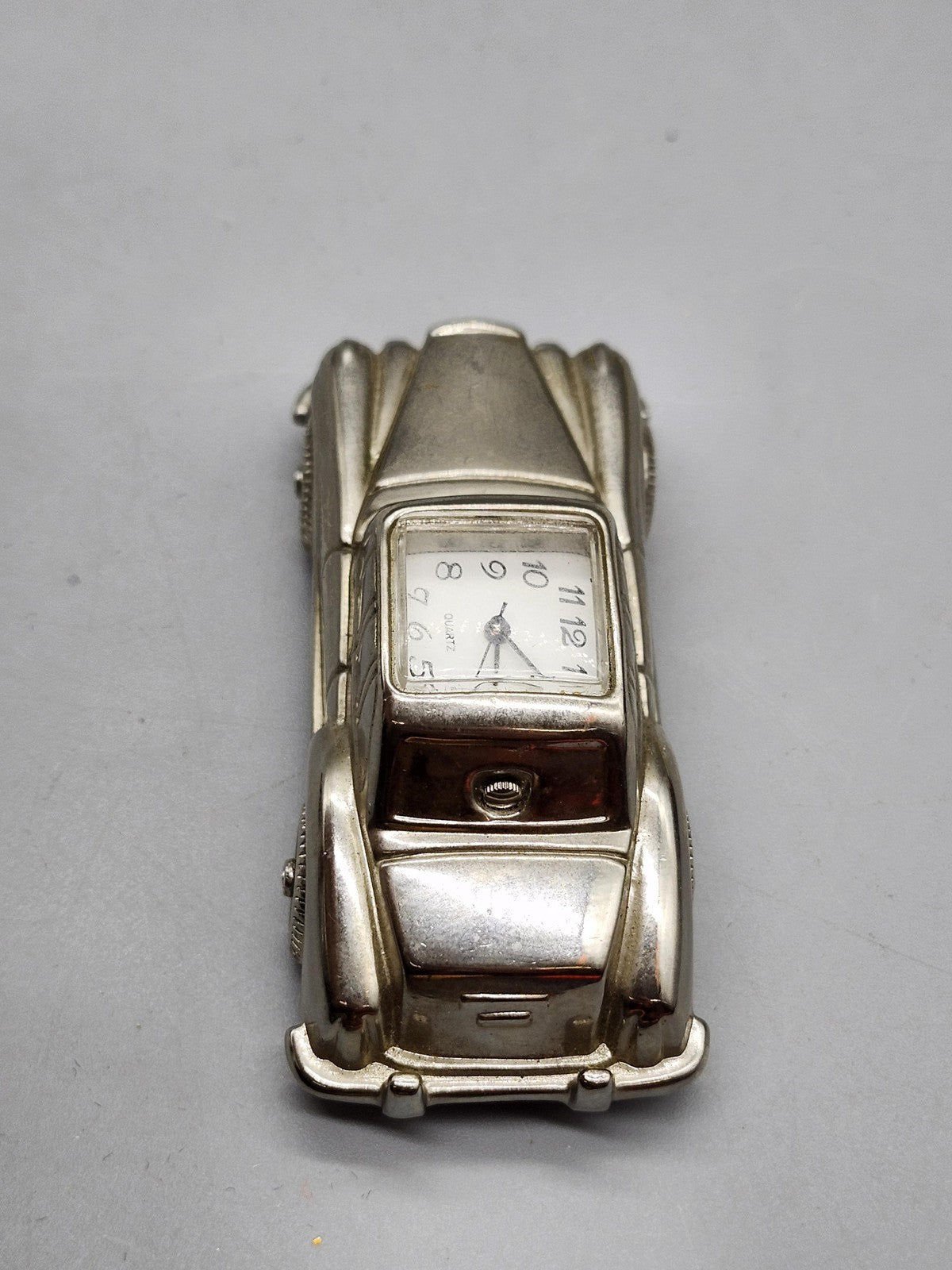 Silver Tone Car Shape Quartz Desk Clock Small Metal Auto Novelty Figurine Decor