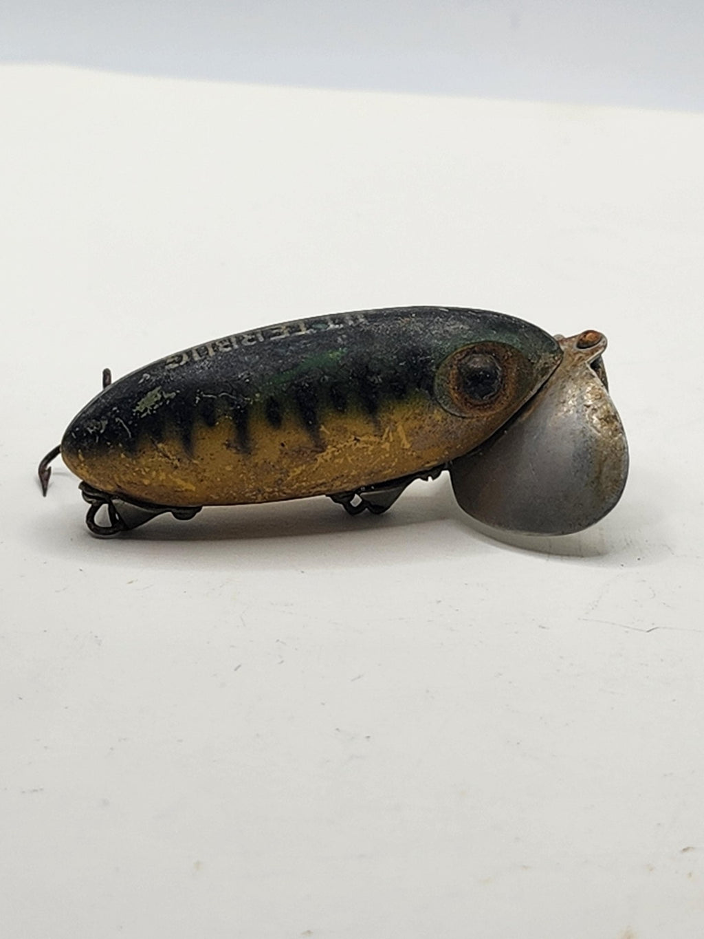 Vintage Jitterbug Wood Topwater Bass Fishing Lure Black Yellow Freshwater