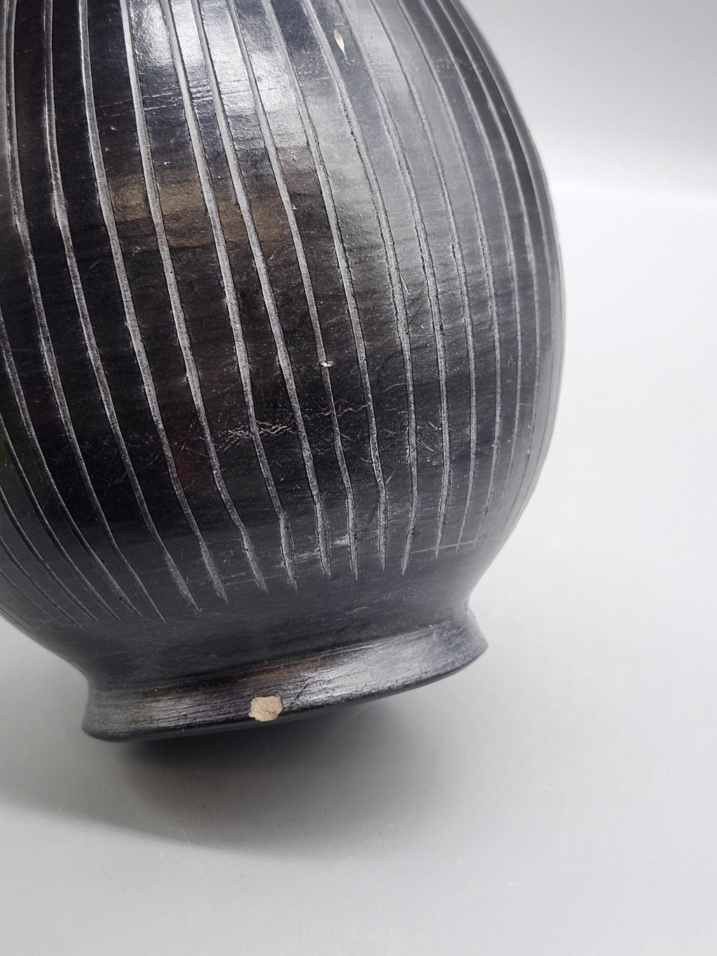 Mulayek Black Carved Ceramic Vase Striped Art Pottery Table Home Decor