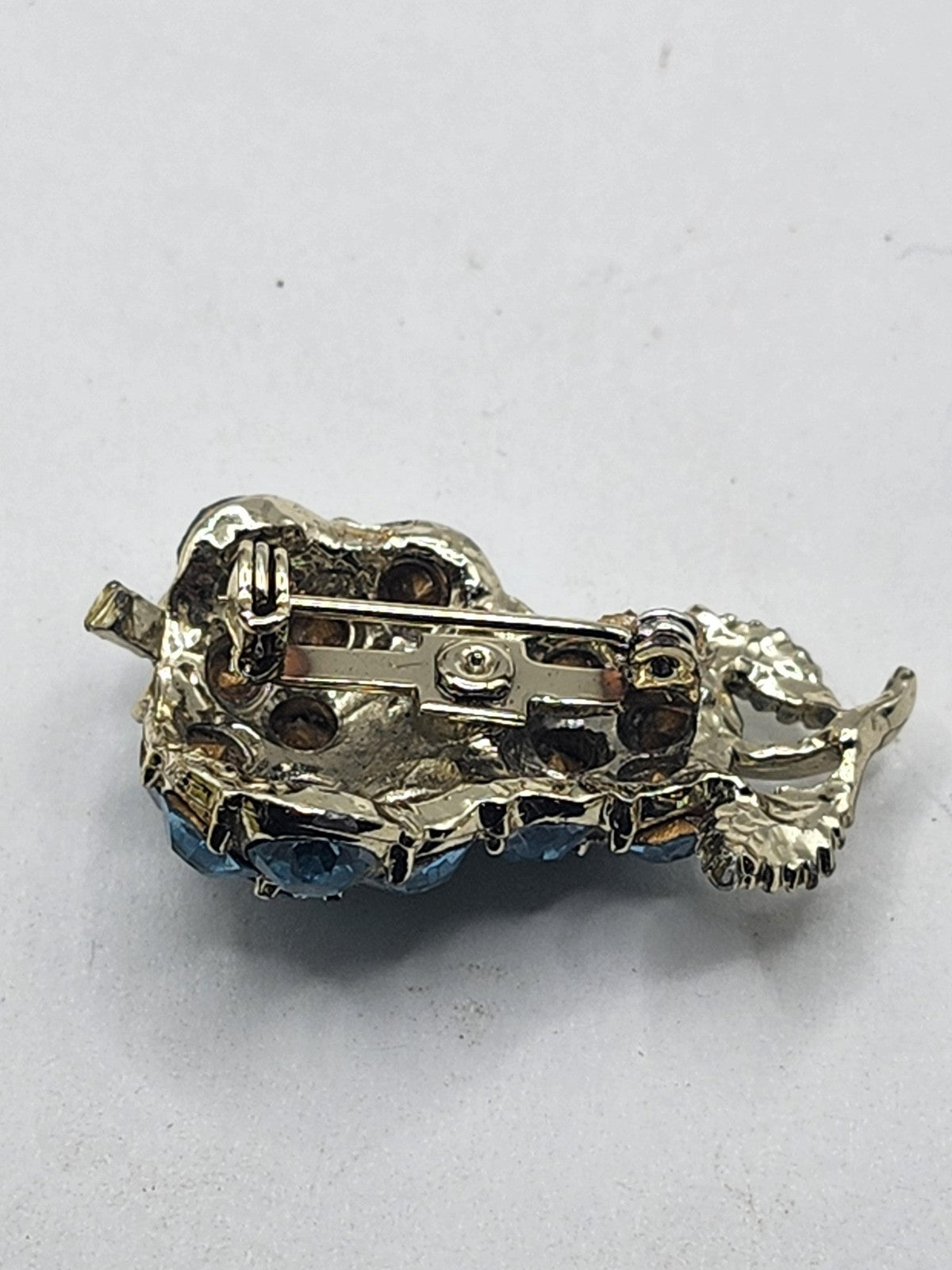 Blue Rhinestone Flower Brooch Pin Gold Tone Leaf Costume Jewelry 1.5 Inch Gift