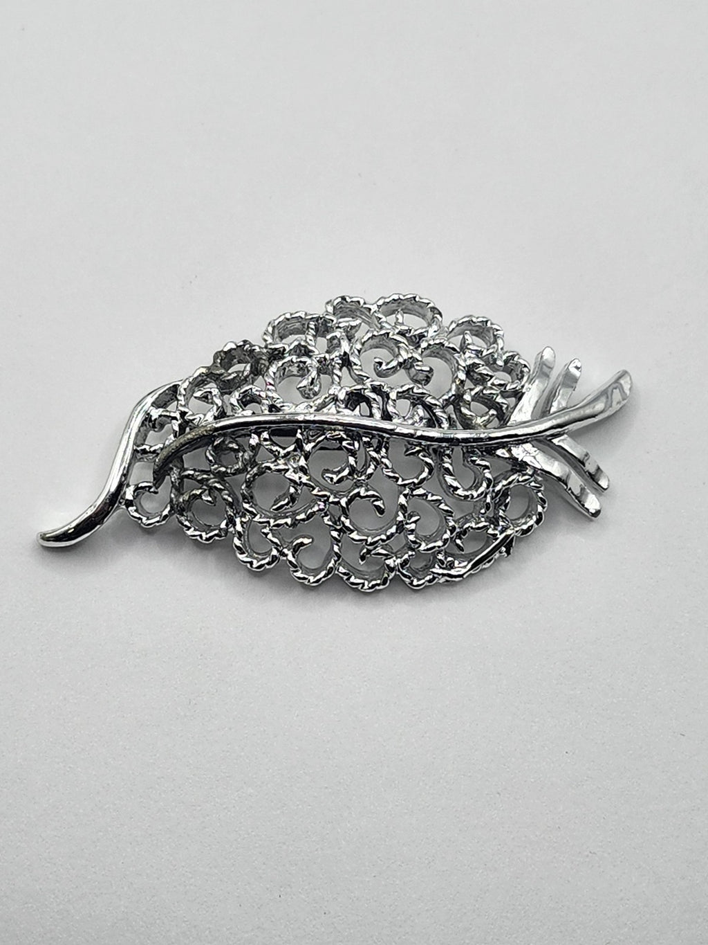Vintage Sarah Coventry Leaf Brooch Pin Silver Tone Filigree Costume Jewelry