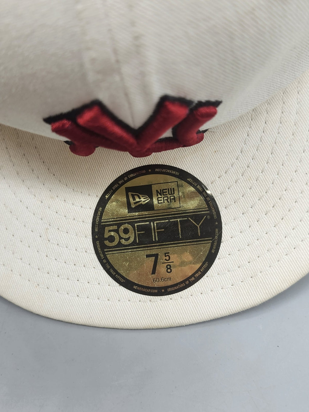 New Era 59FIFTY New York Yankees Fitted Hat White Red Size 7 5/8 MLB