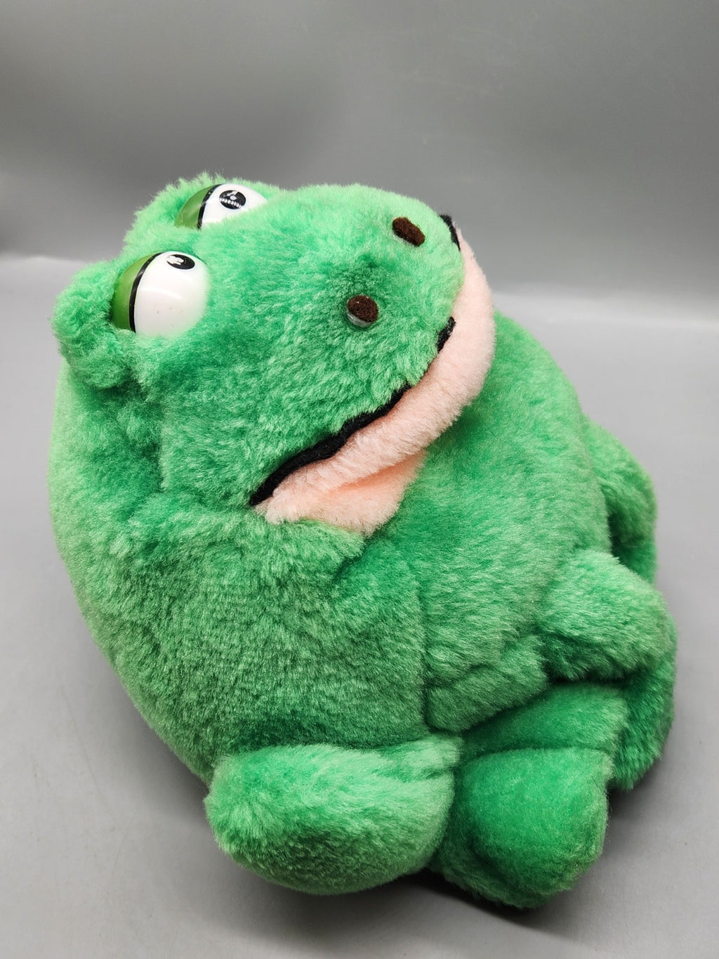 Vintage 1995 Liberty Toy Frog Plush Green Stuffed Animal 10" Large Googly Eyes