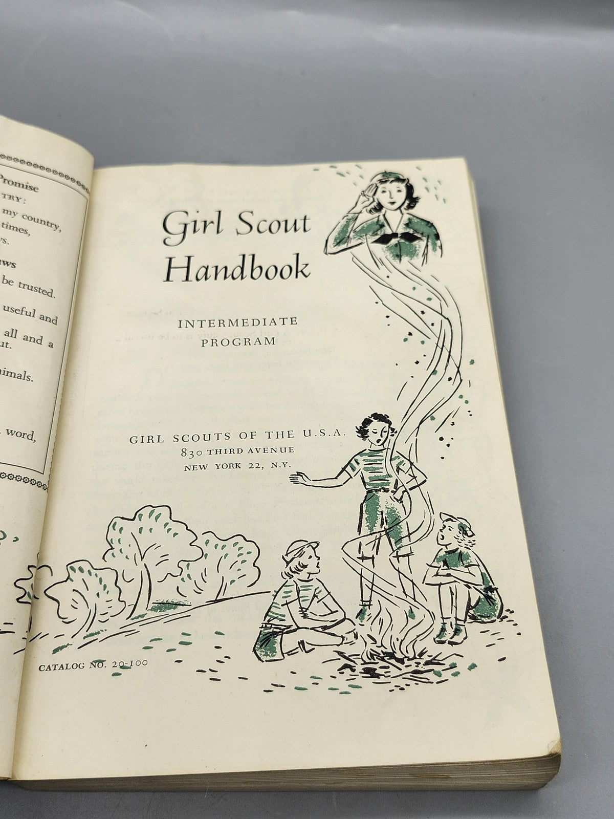 Vintage Girl Scout Handbook Girl Scouts USA Green PB Intermediate Program 1959