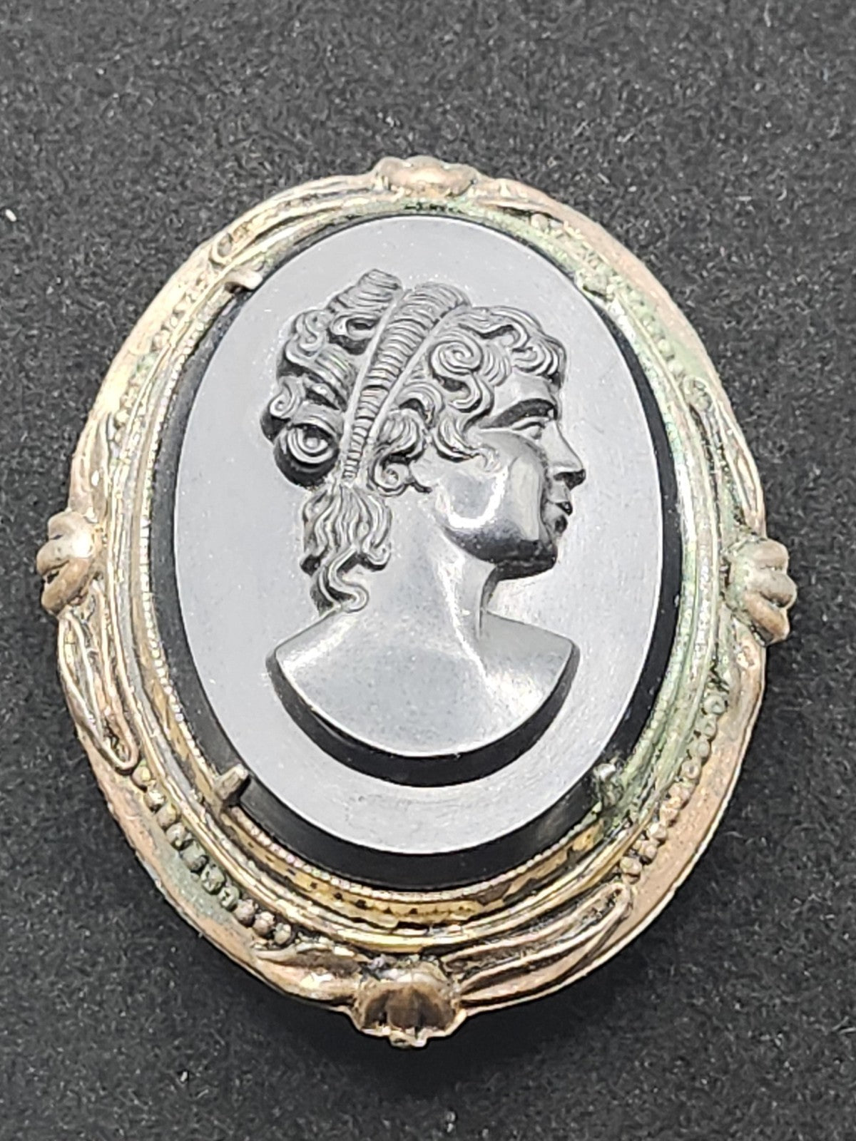 Vintage Black Stone Cameo Brooch Pin Portrait Man Gold Tone Oval Costume Jewelry