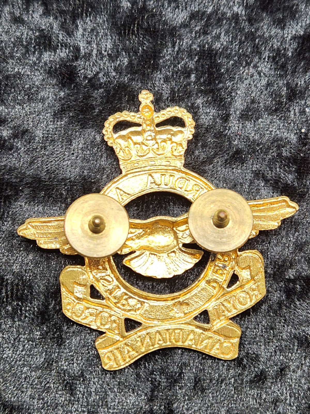 Vintage Royal Canadian Air Force RCAF Cap Badge Royal Canadian Air Cadets Pin