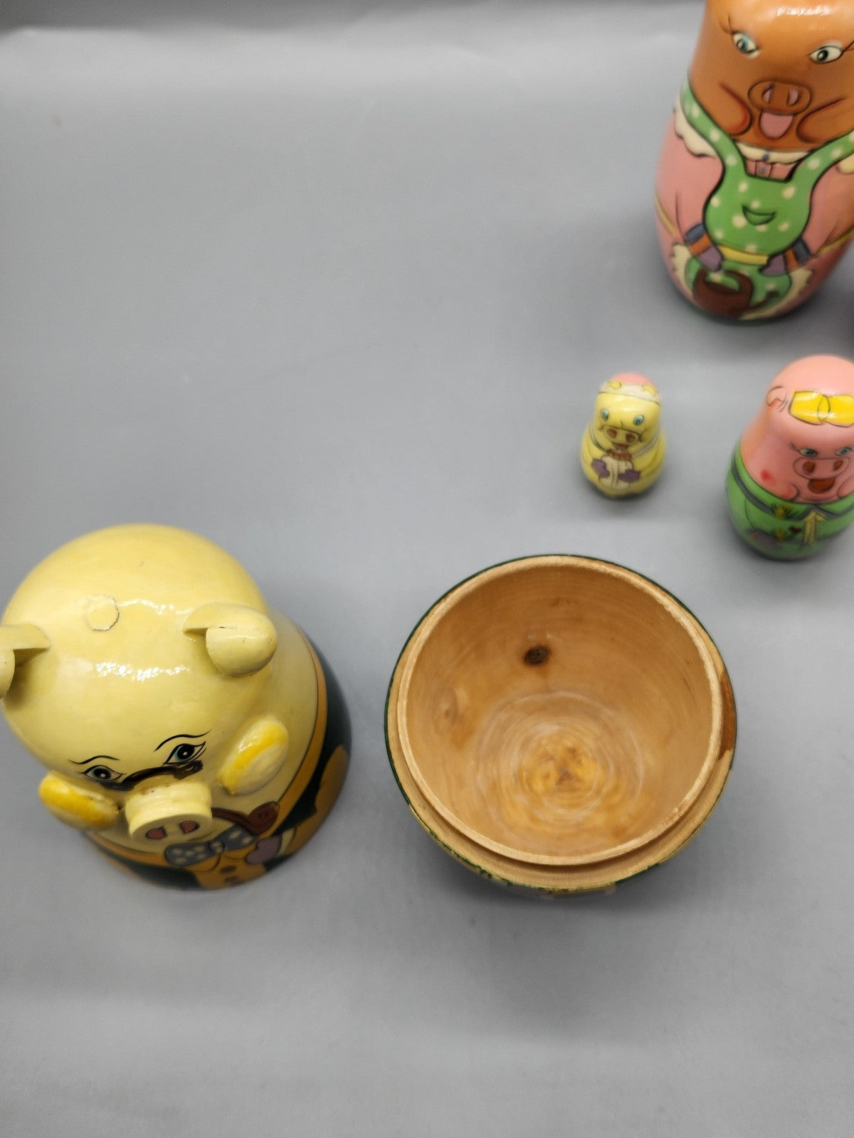 Unmarked Pig Nesting Figurines Lot 5 Medium Multicolor Wood Farm Folk Art Decor