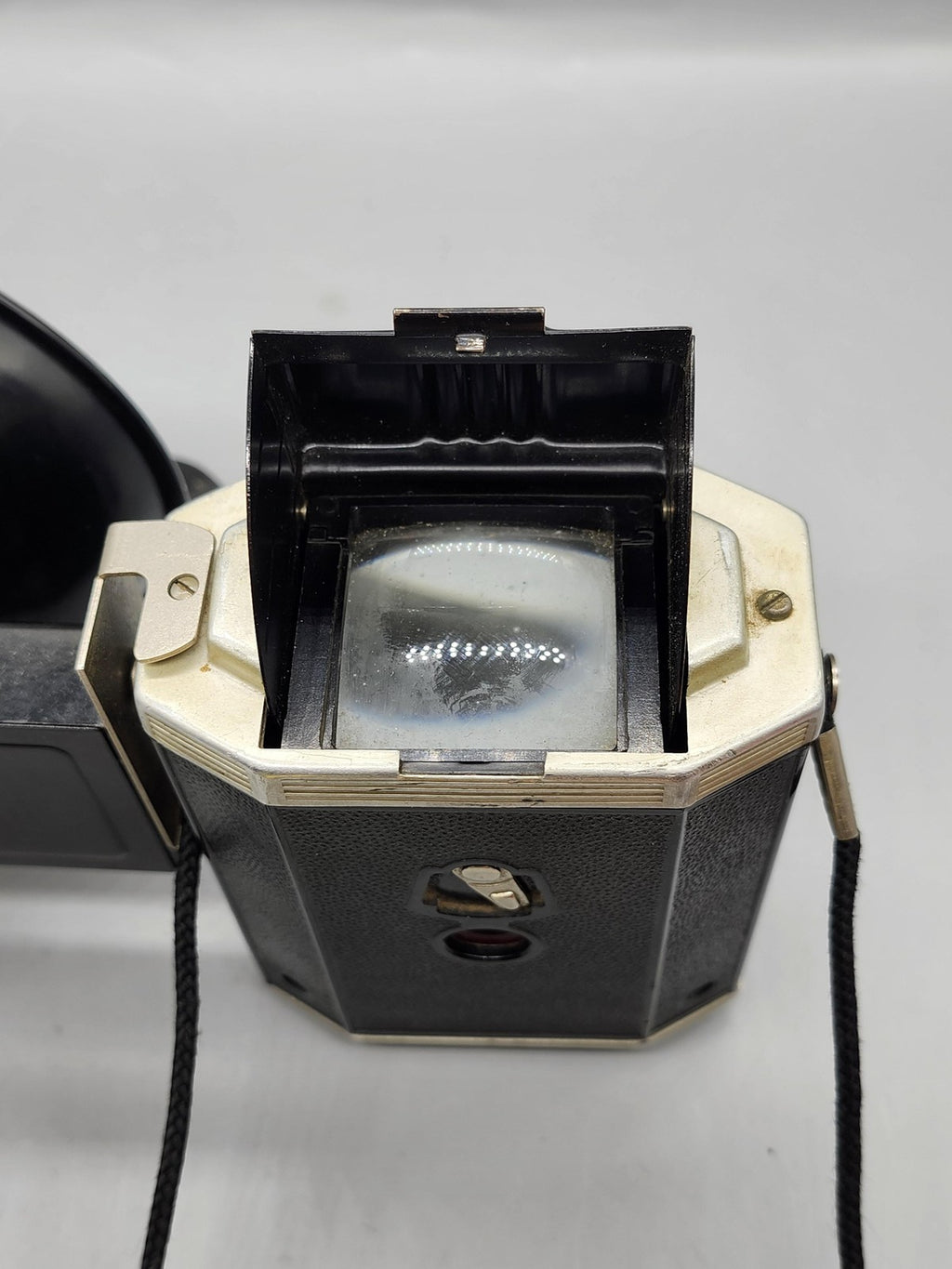 Vintage Kodak Brownie Reflex Synchro Model Camera 127 Film Flash Black USA