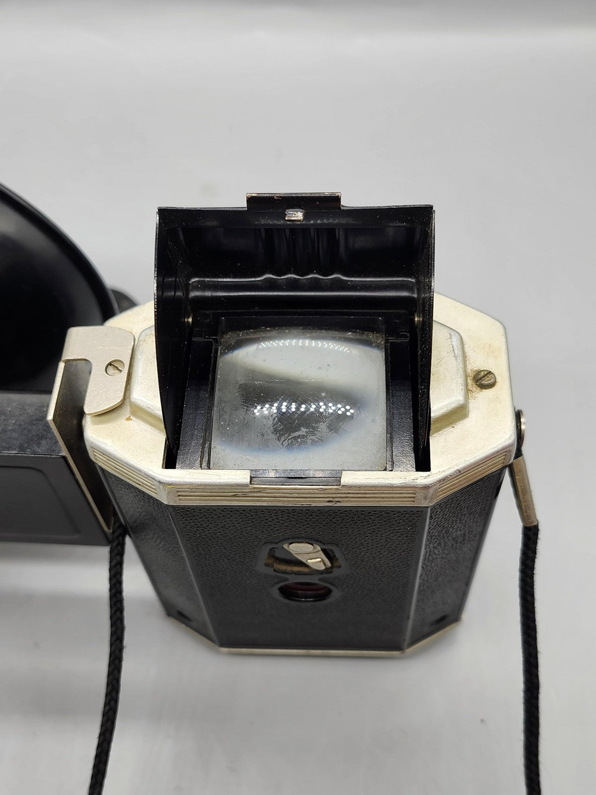 Vintage Kodak Brownie Reflex Synchro Model Camera 127 Film Flash Black USA