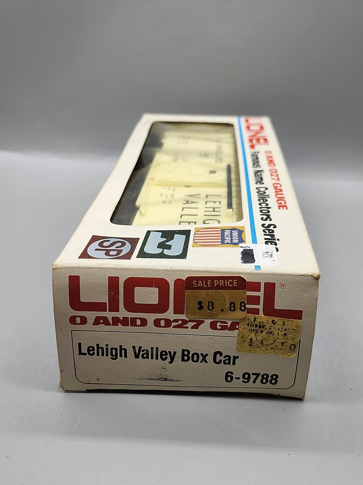 Vintage Lionel O O27 Gauge Lehigh Valley Insulated Box Car 6-9788 Beige 1977