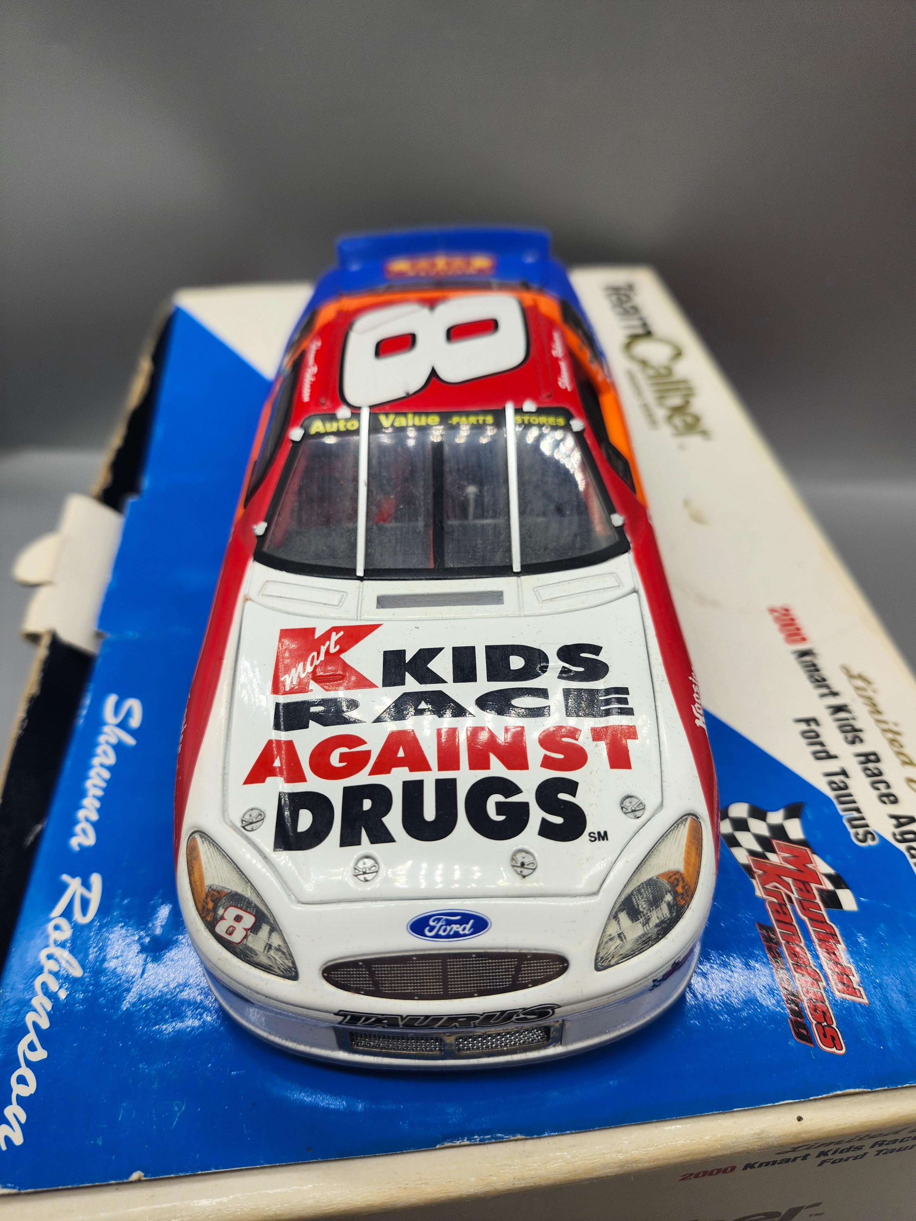 2000 Team Caliber Shawna Robinson #8 Kmart Ford Taurus 1:24 Diecast LE