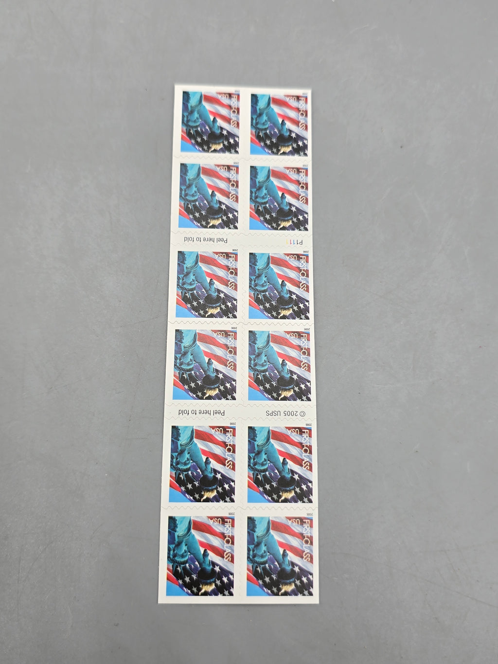 2006 USPS Lady Liberty & U.S. Flag First Class Self-Adhesive Stamp Booklet 20 Stamps Unused