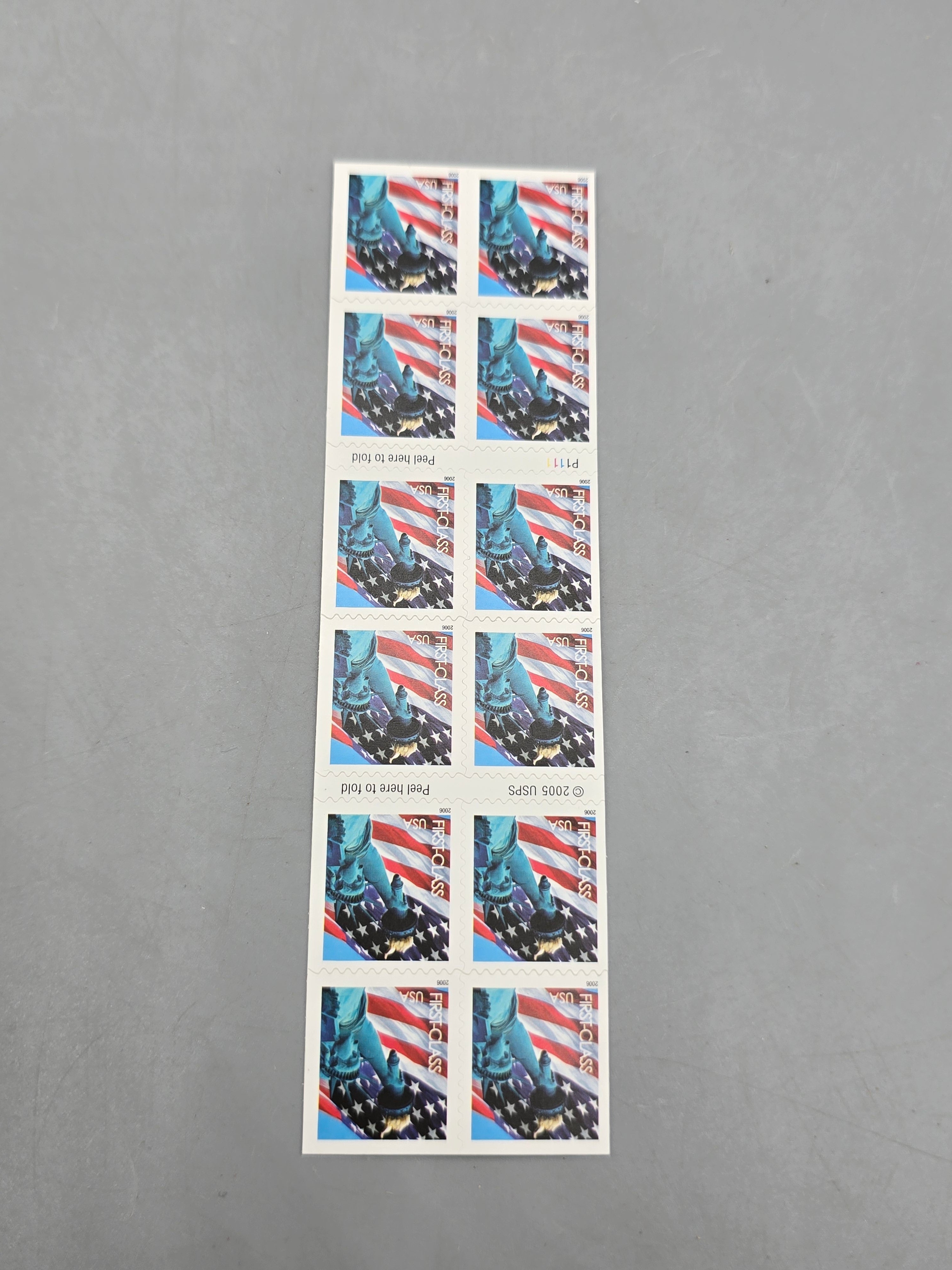 2006 USPS Lady Liberty & U.S. Flag First Class Self-Adhesive Stamp Booklet 20 Stamps Unused