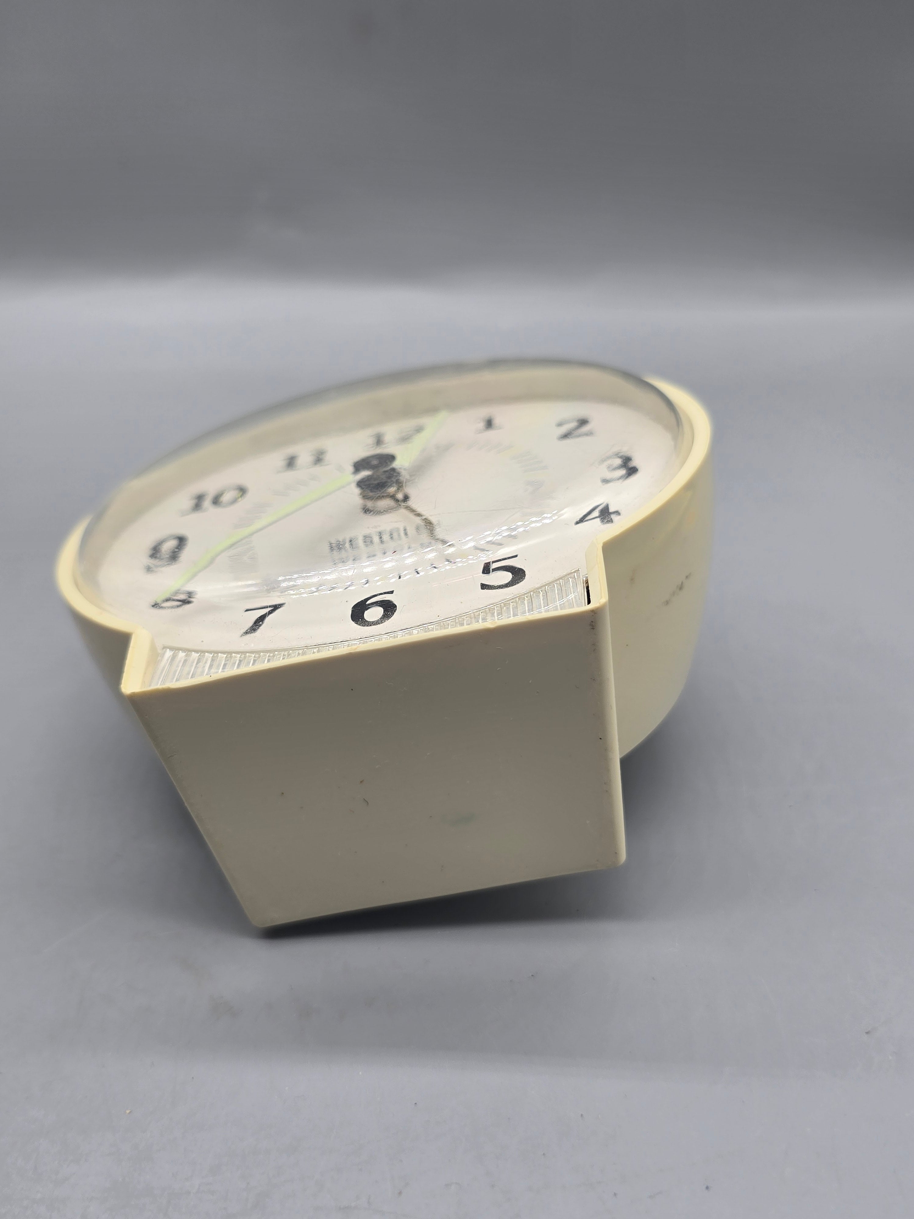 Vintage Westclox Cream Alarm Clock Made in USA Glow Hands Untested