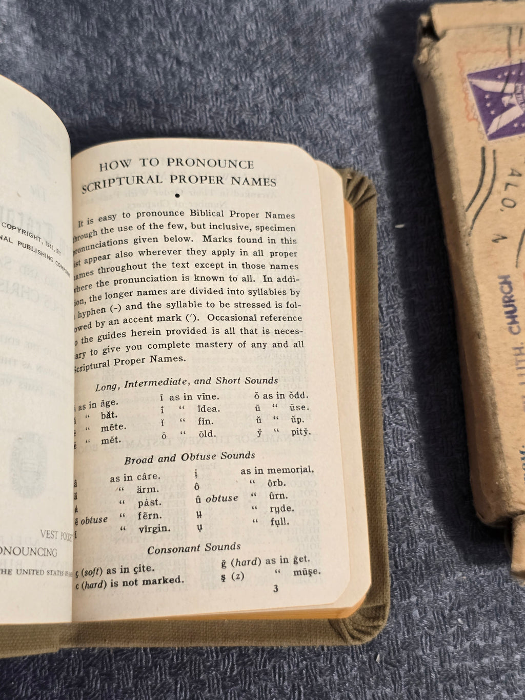1941 WWII National Service Testament Pocket Bible w/ Original Mailing Box & Khaki Cover