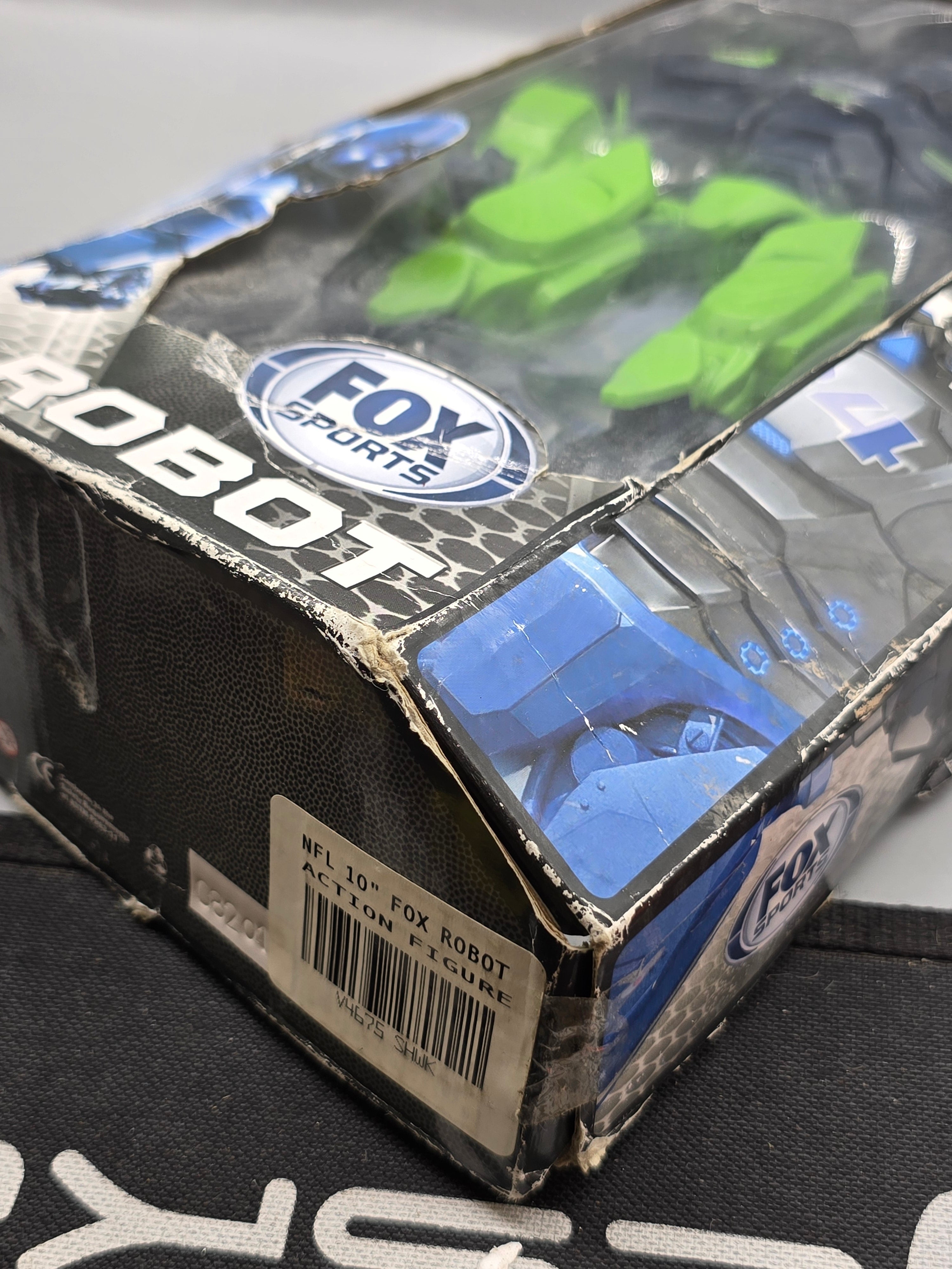 NFL Team Cleatus V2.0 Seattle Seahawks Fox Sports Transforming Robot Figure w/ Box