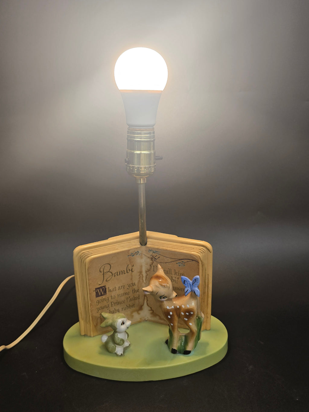 Vintage 1969 Disney Bambi & Thumper Figural Nursery Table Lamp