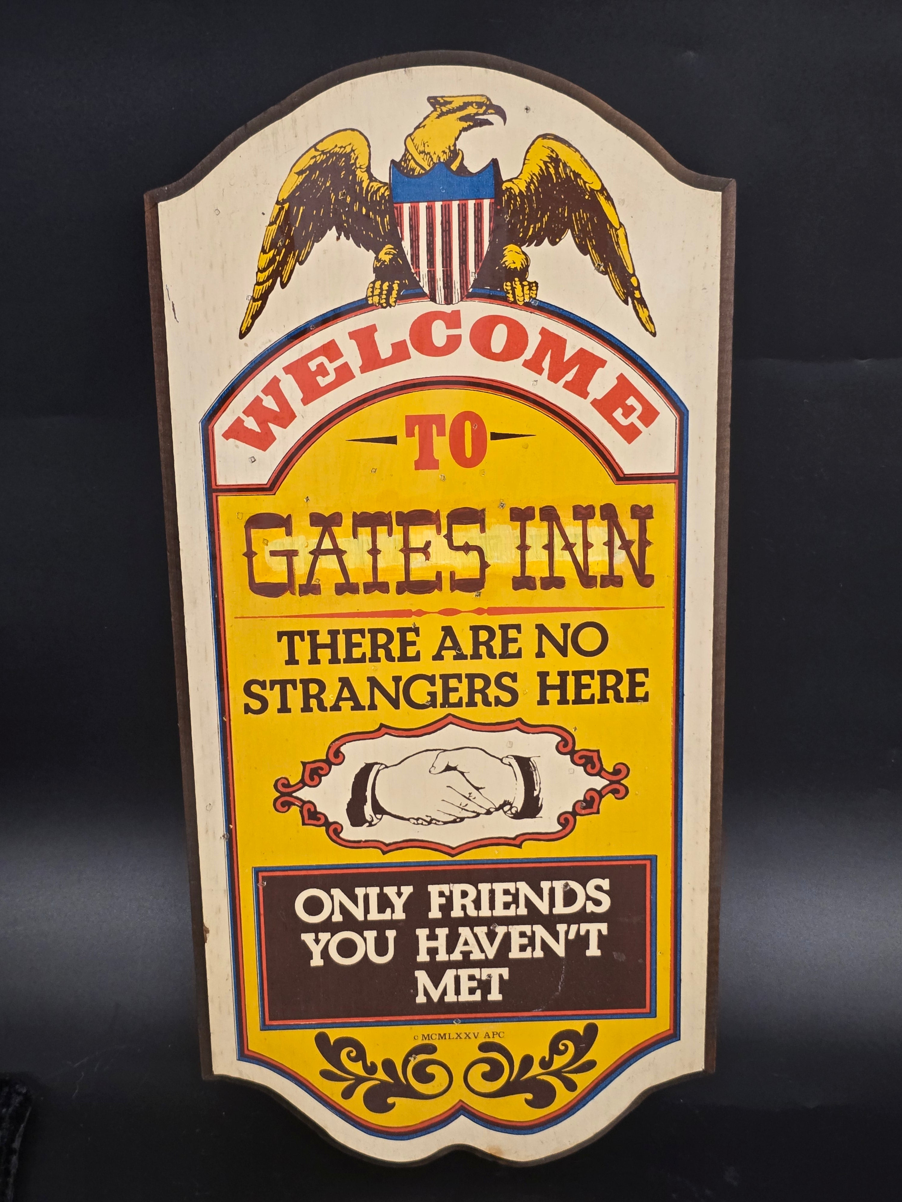 Vintage 1985 "Welcome to Gates Inn" Wooden Wall Plaque Sign 19" Eagle Americana Bar Decor