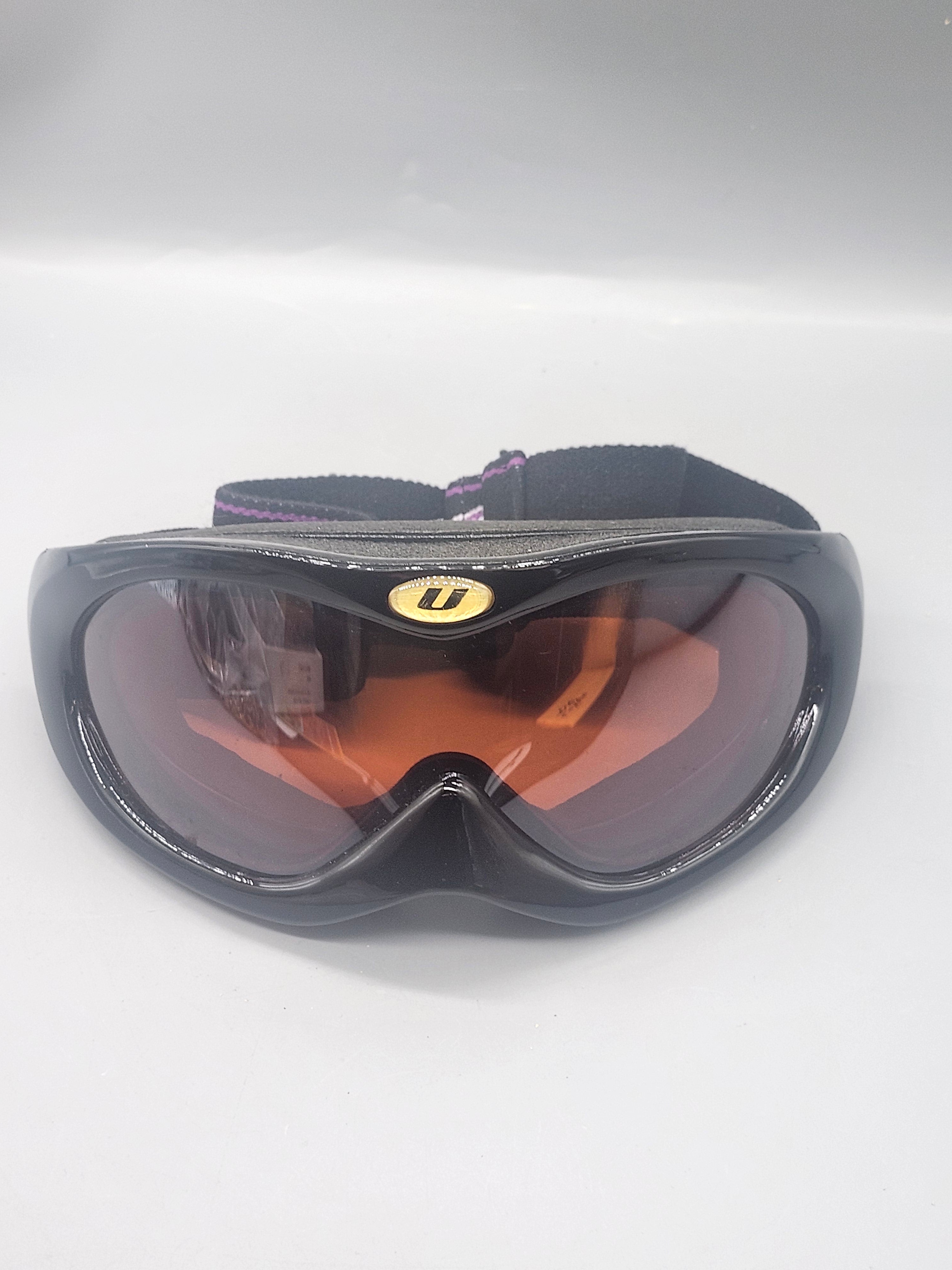 Vintage Uvex Ski Snowboard Goggles Amber Lens Black Adjustable Strap