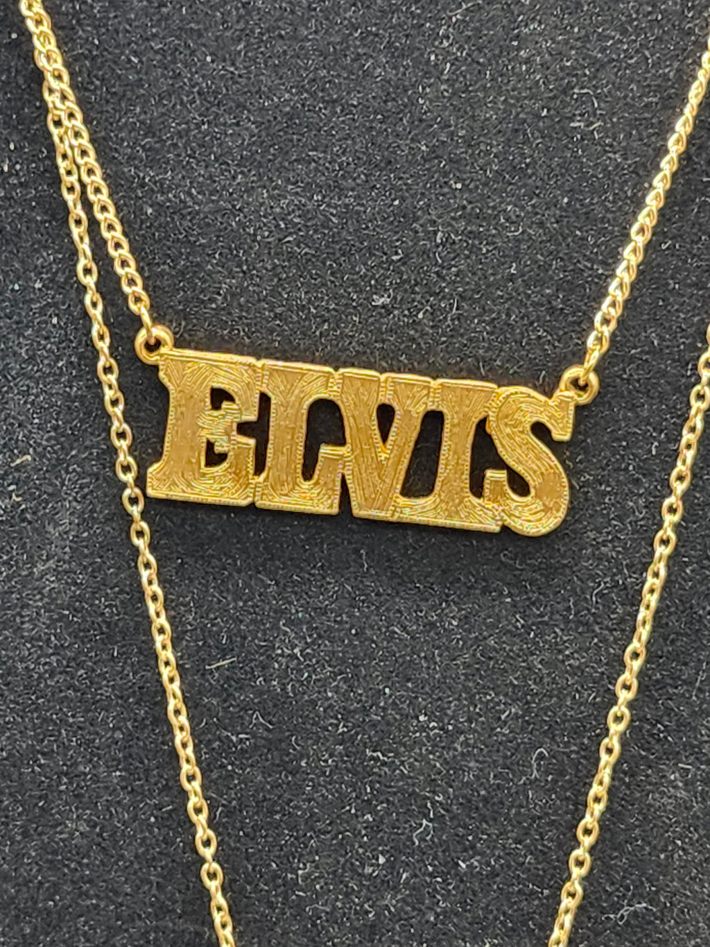 NOS Vintage 1977 Elvis Presley Boxcar Enterprises 3-Piece Gold-Tone Jewelry Set