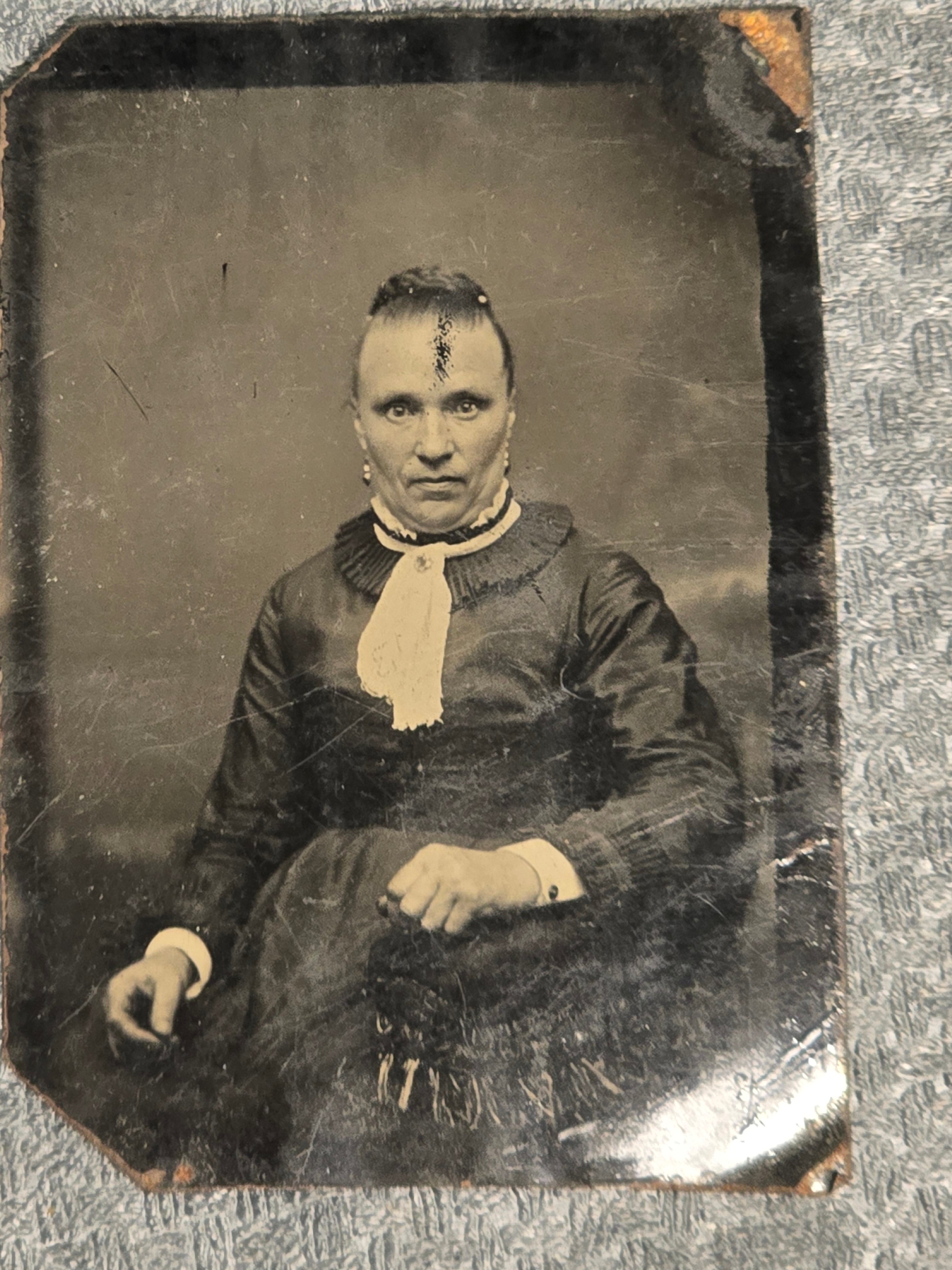 Antique Tintype Photograph Victorian Portrait Ferrotype 19th Century Unidentified Person