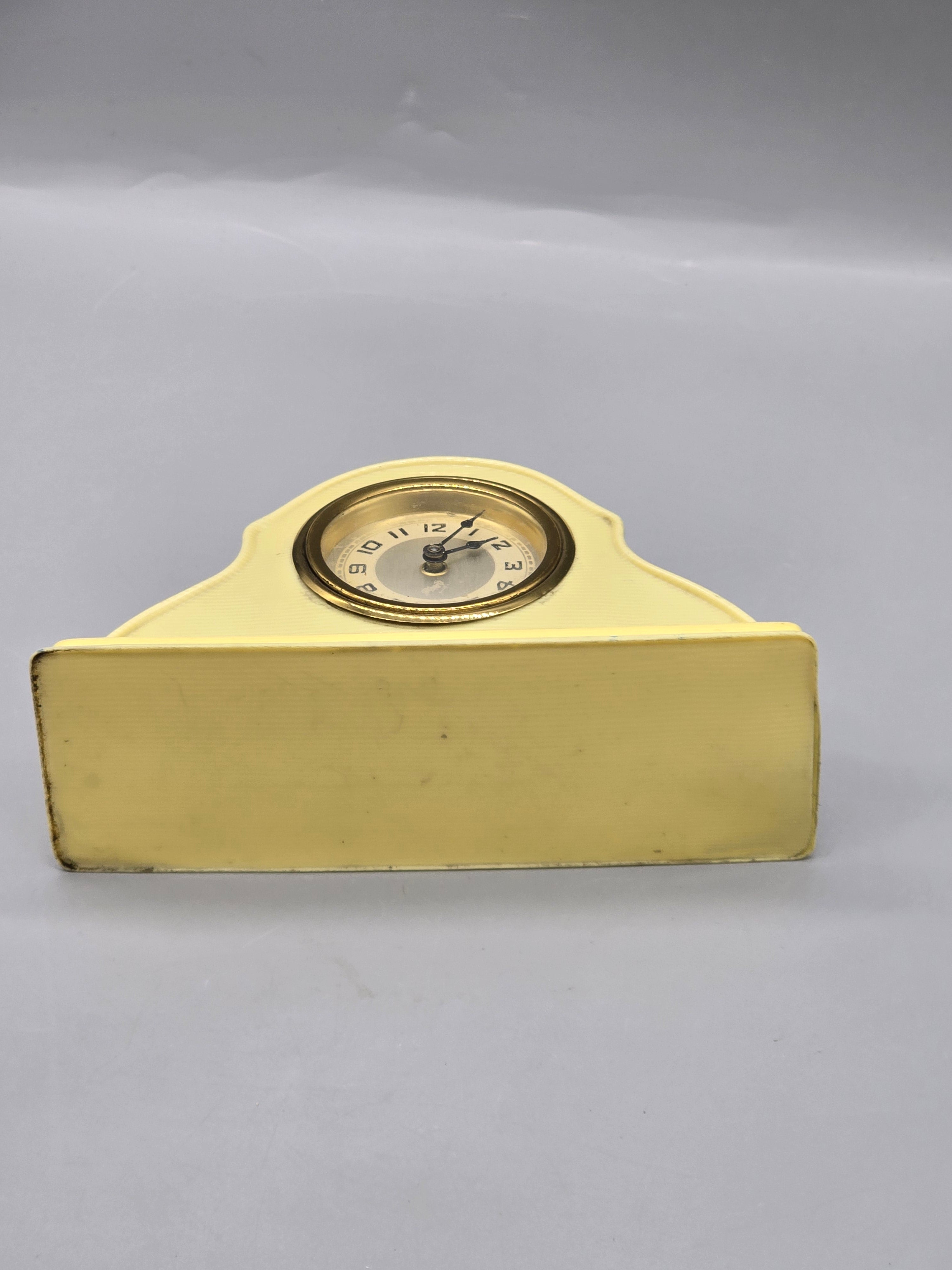 Vintage Art Deco Catalin Style Mantel Clock Cream Butterscotch Desk Shelf Clock Untested