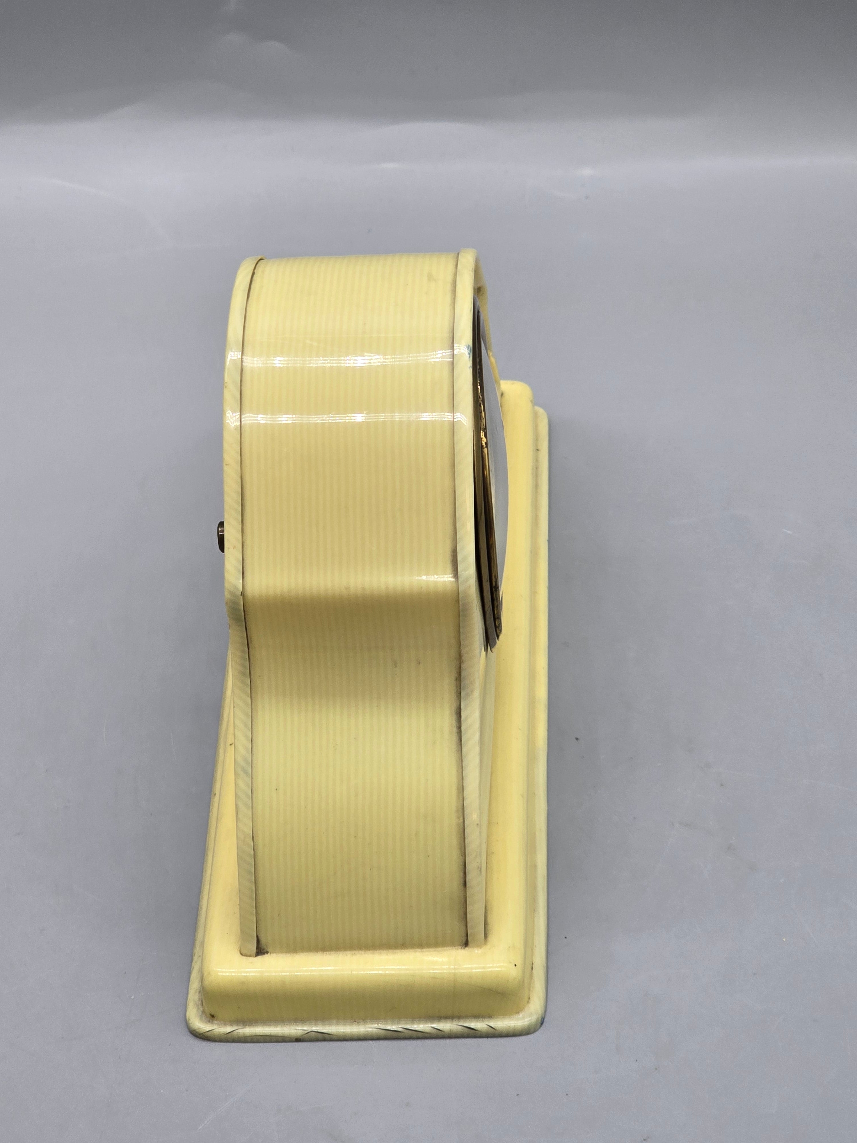 Vintage Art Deco Catalin Style Mantel Clock Cream Butterscotch Desk Shelf Clock Untested