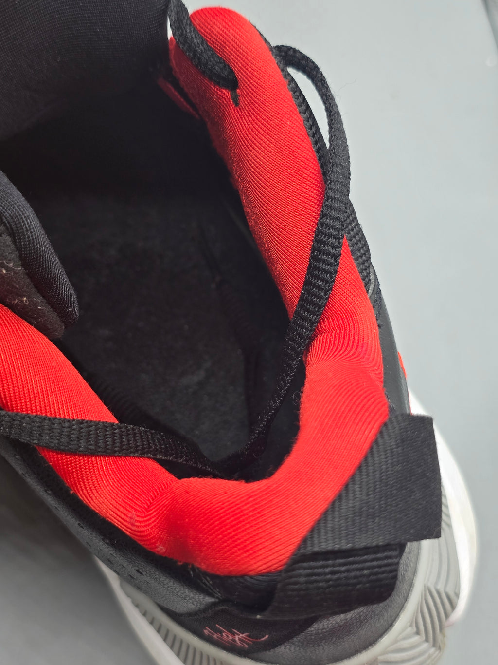 Nike Air Jordan Stay Loyal Black Red White Basketball Shoes Men's Size 10.5 DB2884-001