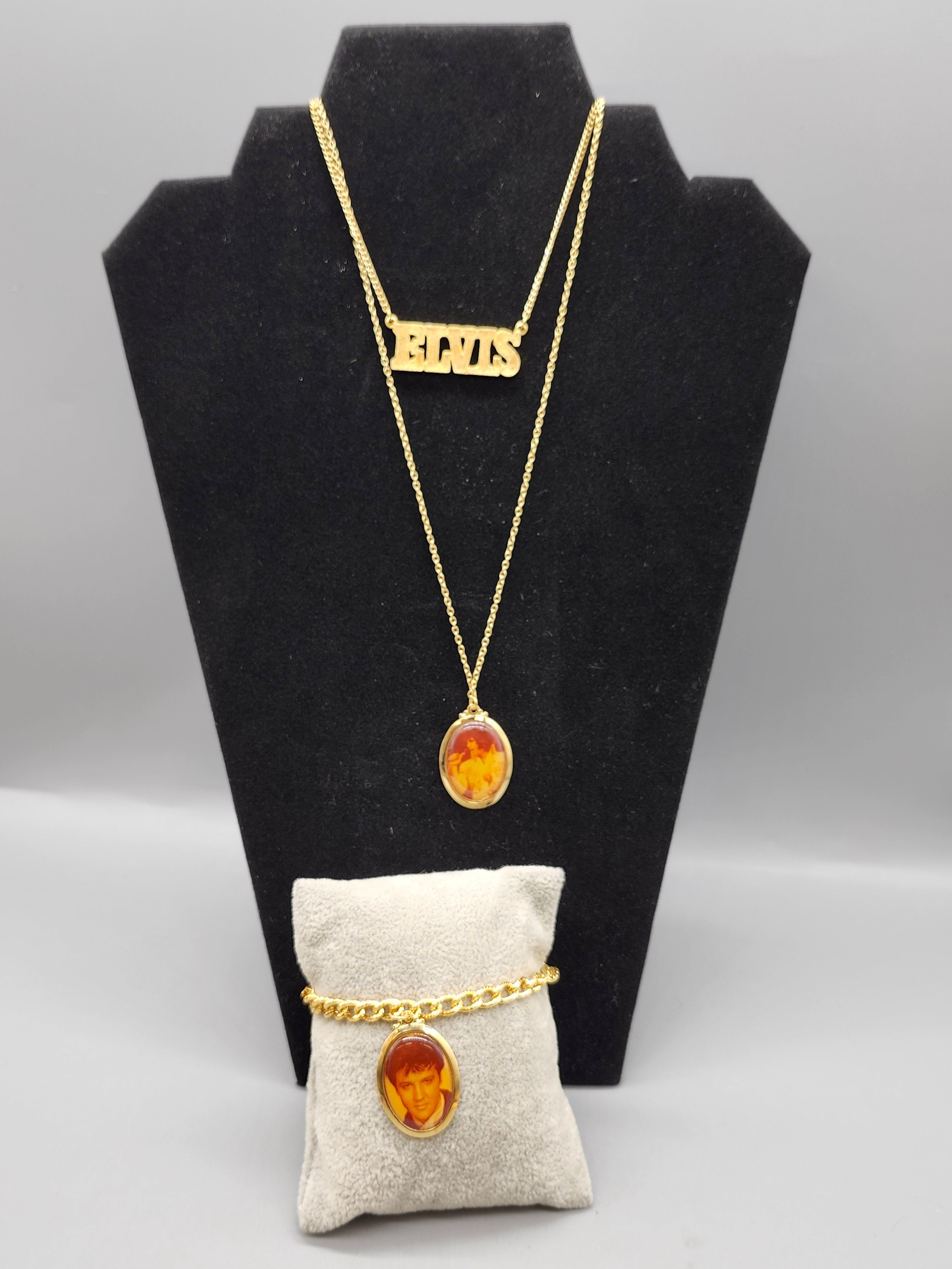 NOS Vintage 1977 Elvis Presley Boxcar Enterprises 3-Piece Gold-Tone Jewelry Set