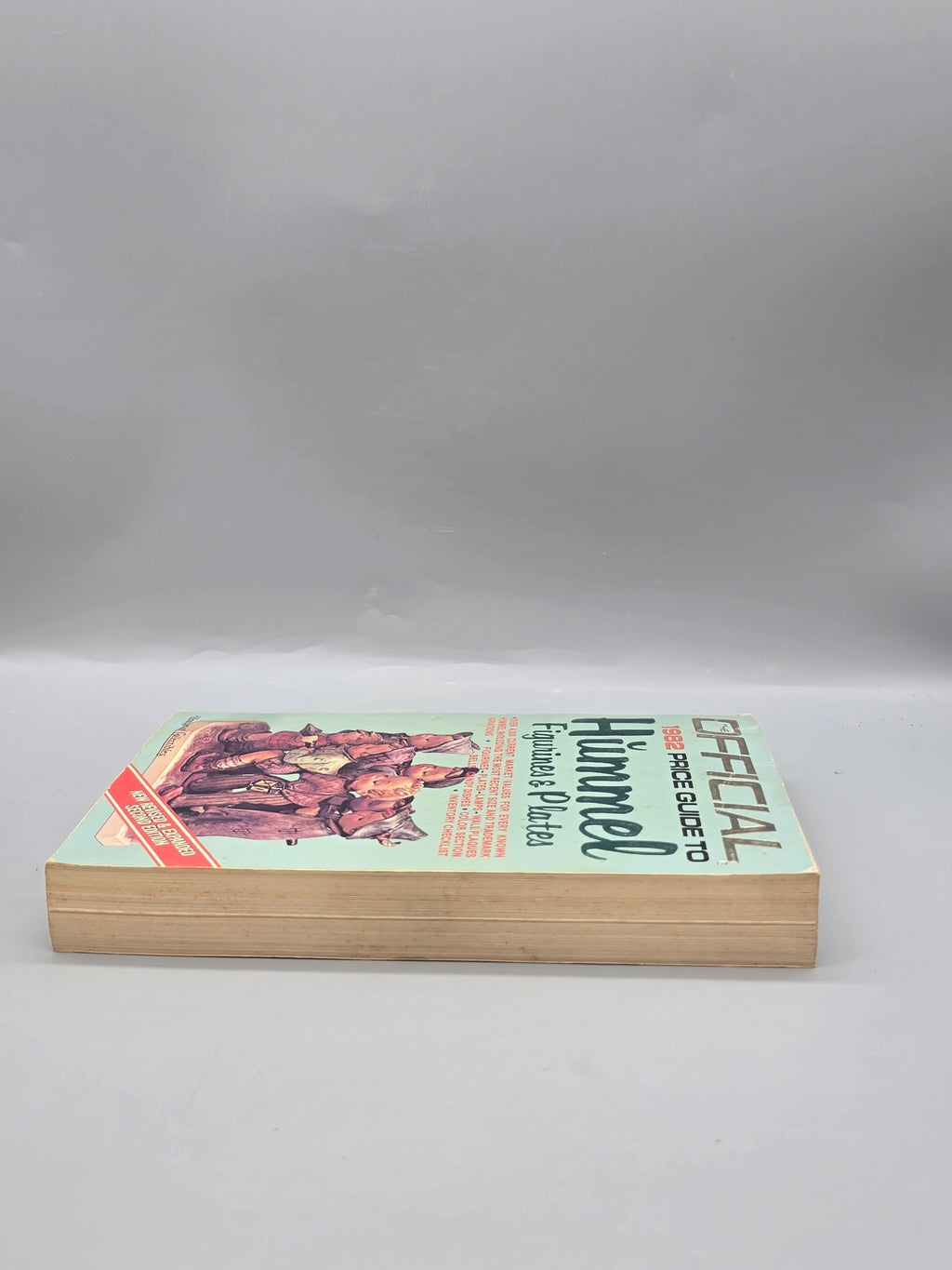 1982 Official Price Guide to Hummel Figurines & Plates 2nd Edition