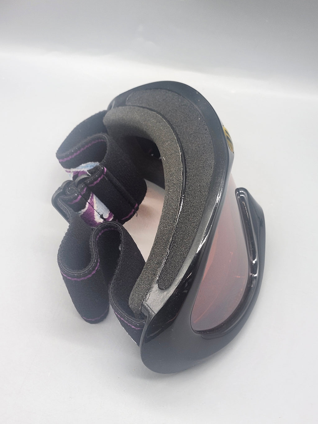 Vintage Uvex Ski Snowboard Goggles Amber Lens Black Adjustable Strap