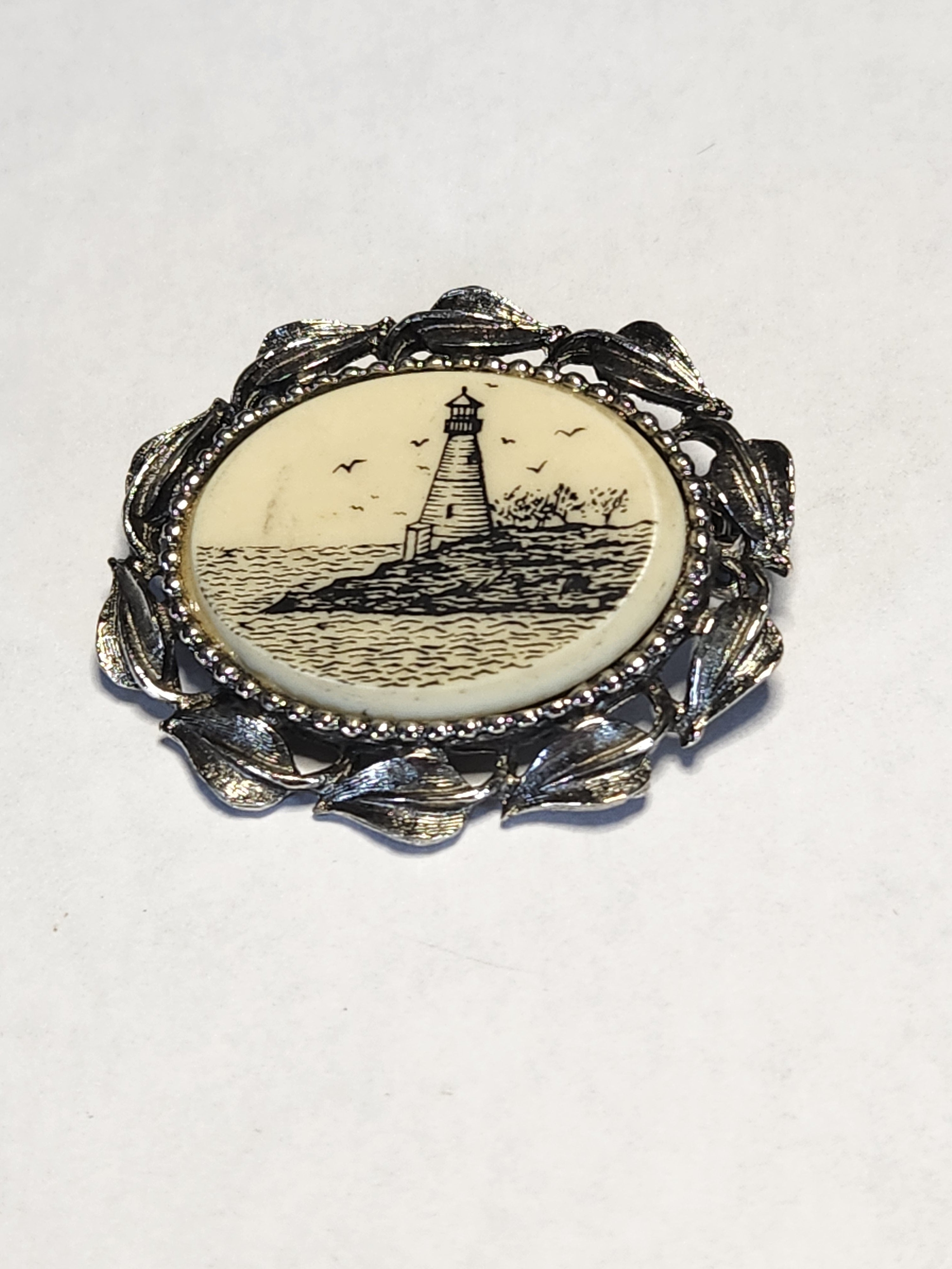 Vintage Lighthouse Scenic Cameo Brooch Silver Tone Leaf Frame Pin